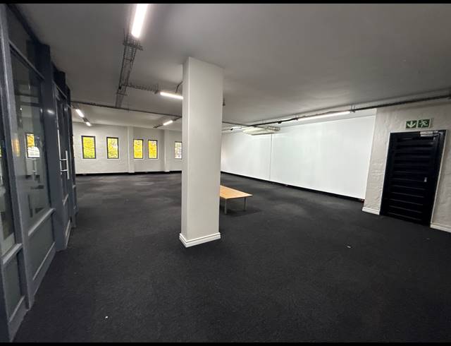 144M² OFFICE TO LET IN GREENSIDE